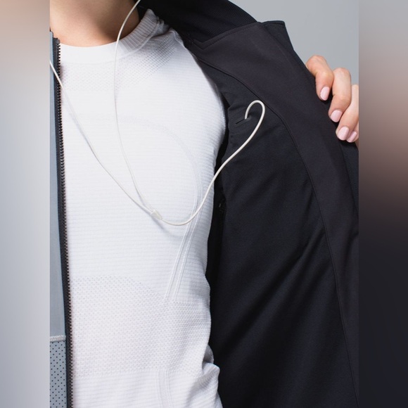 Lululemon Bright Bomber Jacket - Reflective - Silver / Black - Size 4 - Picture 8 of 16